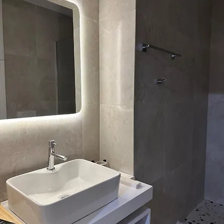 4seasonsgea , New Modern In Apartmán